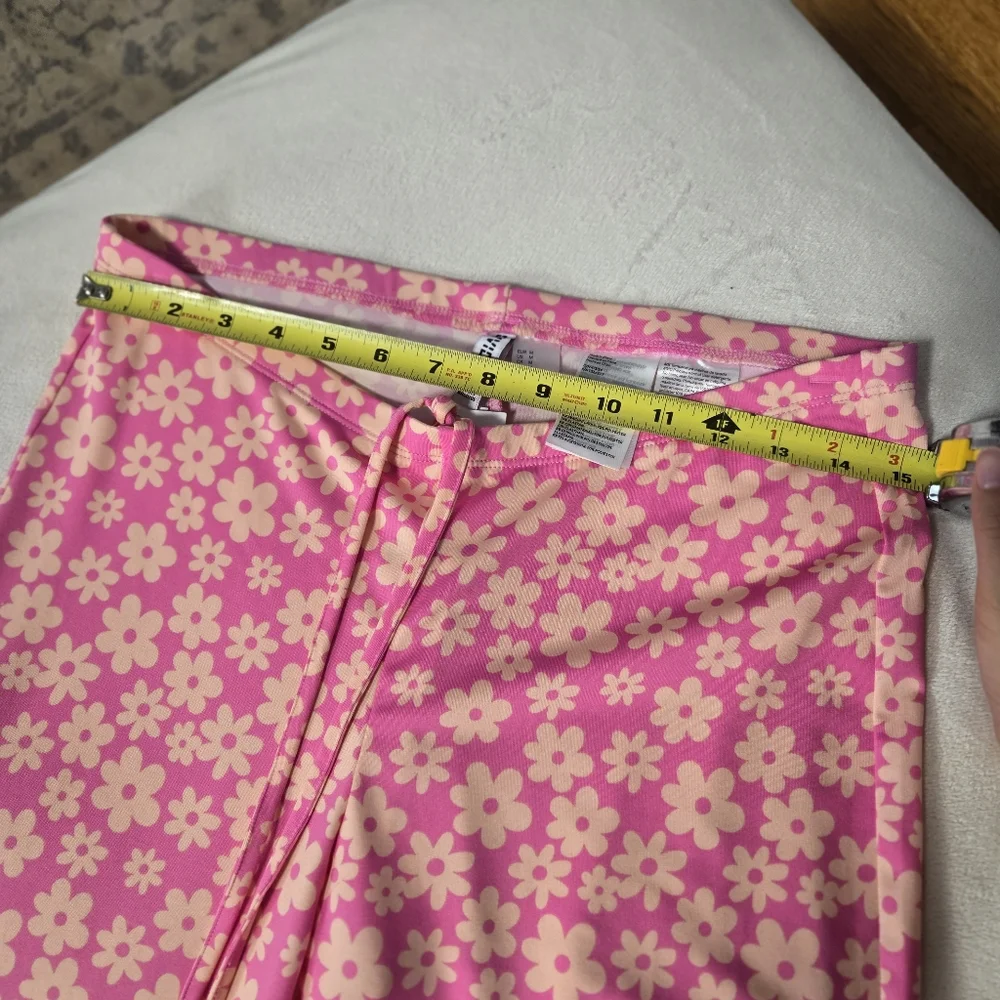 H&M Divided Floral Flare Pants Tie Detail Size Medium NWT - Picture 4 of 6